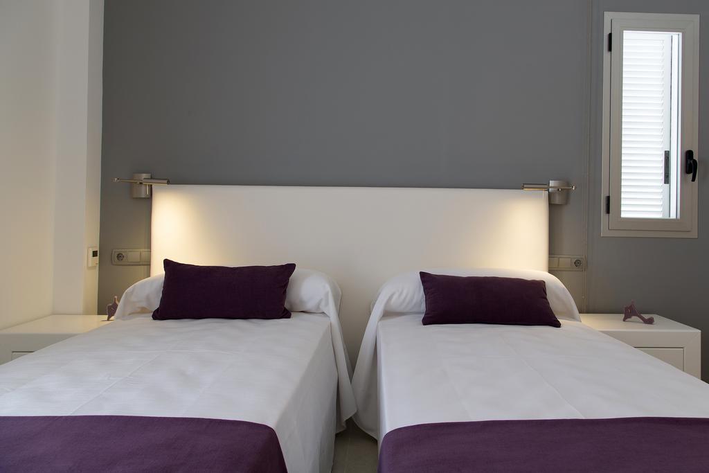 Apartamentos Proa - Emar Hotels Only Adults إس بويولس الغرفة الصورة