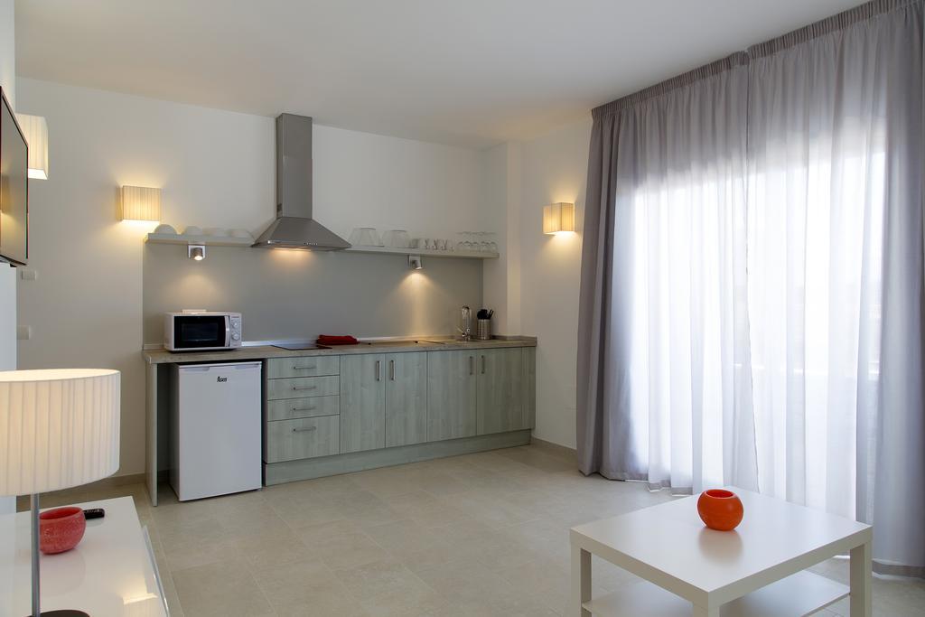 Apartamentos Proa - Emar Hotels Only Adults إس بويولس الغرفة الصورة