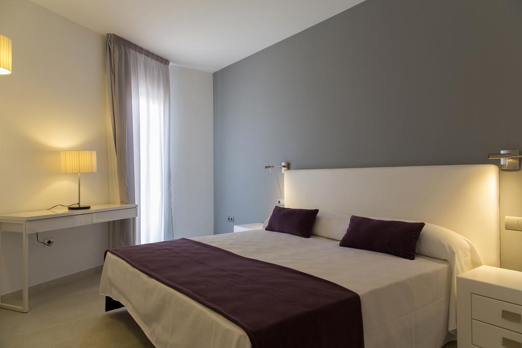 Apartamentos Proa - Emar Hotels Only Adults إس بويولس الغرفة الصورة