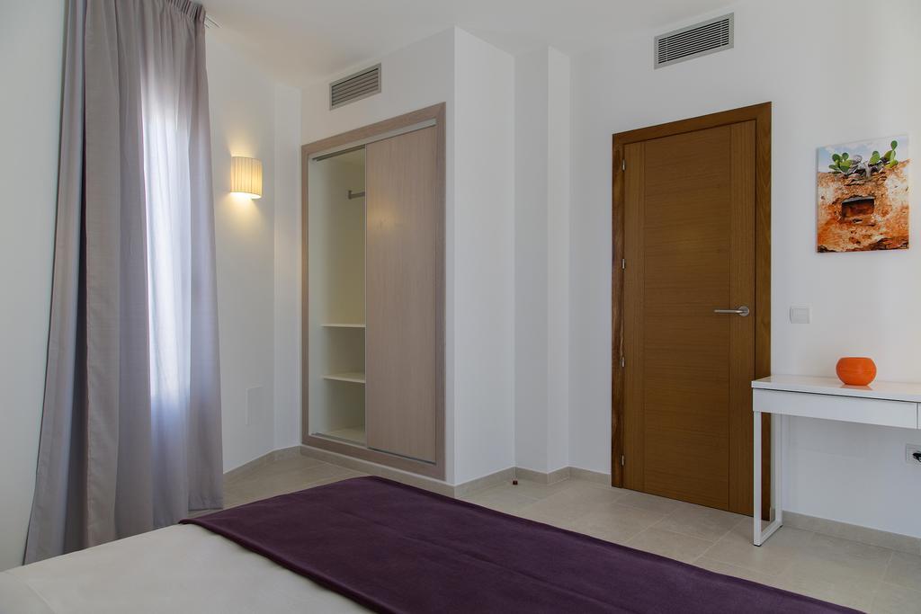 Apartamentos Proa - Emar Hotels Only Adults إس بويولس الغرفة الصورة