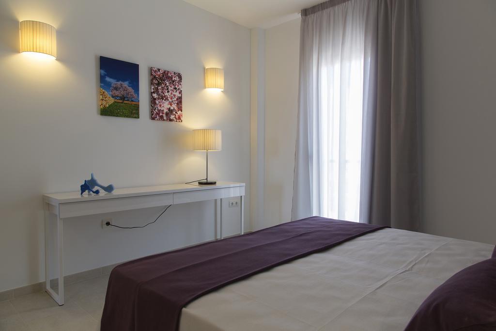 Apartamentos Proa - Emar Hotels Only Adults إس بويولس الغرفة الصورة